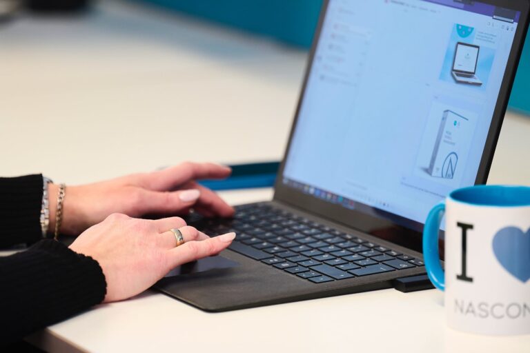 I Love NAS Conception Laptop